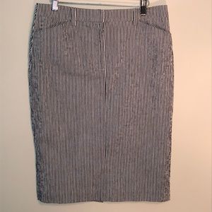 Doncaster Super Preppy Seersucker Pencil Skirt